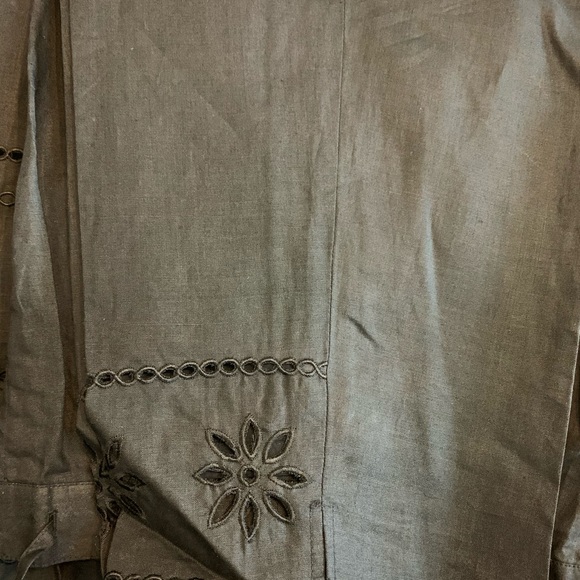 Two piece linen set, top & capri pants, never worn - Picture 4 of 4